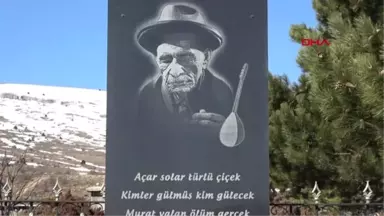 Sivas Aşık Veysel'i Sazıyla Buluşturdu