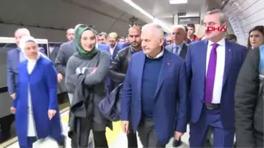 İstanbul-Yıldırım Ümraniye'de Metroya Bindi