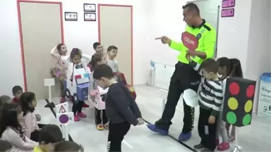 Çocukların Trafik Eğitimi Murat Ağabeylerinden