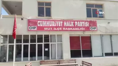 Seçim Yenilgisinden Sonra CHP'nin Kapısına Kilit Vuruldu