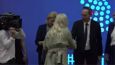 Dha Dış - Rita Ora'dan Kosova Savaşı Mağdurlarına Destek