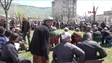 Hakkari Derecik'te Başkan Seçilen Çetinkaya, Misafirleri İçin 40 Keçi Kesti