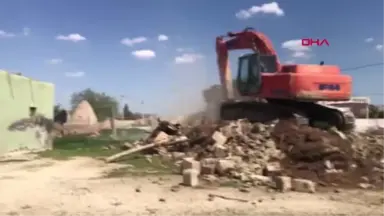 Şanlıurfa Harran Ören Yerindeki Beton Yapılar Yıkılıyor