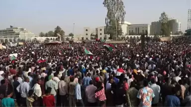 Sudan'daki Gösteriler Devam Ediyor