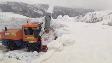 Muşta 6 Metre Karla Mücadele Çalışması