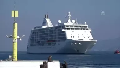 Milyonerleri Taşıyan Ultra Lüks Seven Seas Voyager Kuşadası'nda