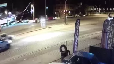 Tırın Çarptığı Otomobildeki Çocuk Öldü