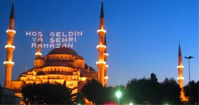 'Alo Fetva'ya En Fazla Ramazan ve Zekat Soruları Geliyor