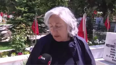 Cebeci ve Karşıyaka Şehitliği'nde Hüzünlü 