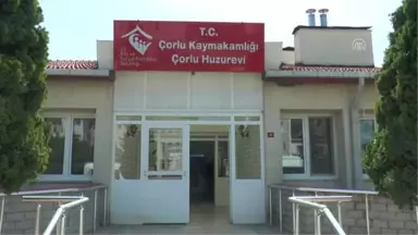 Çorlu Huzurevi'nin Yanık Sesli Sakini Ramazan Dede - Tekirdağ