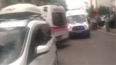 Adıyaman Motosikletin Çarptığı Dede ve Torun Yaralandı