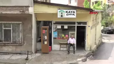 KOCAELİ BAKKAL İHSAN AMCA GENÇLERİ KİTAPLA BULUŞTURUYOR