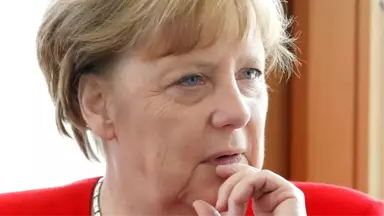 Angela Merkel'den uyarı: Avrupa'da karanlık güçler yükselişte, çok işimiz var