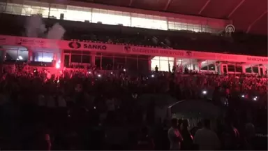 Gazişehir Gaziantep şampiyonluğu kutladı