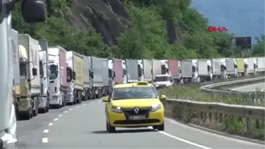 ARTVİN Sarp Sınır Kapısı'nda 21 kilometre TIR kuyruğu