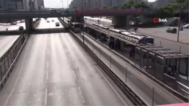 İstanbul'da yollar bayram etti, boş kalan yollar havadan görüntülendi