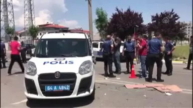 Ehliyetsiz ve alkollü sürücü polis aracına çarptı: 2 yaralı