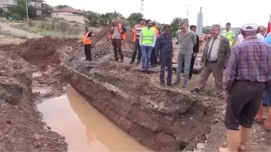 Kırıkkale-Yozgat kara yolu sel nedeniyle trafiğe kapatıldı