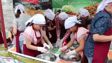 Engelli çocuklar çiğ köfte yoğurdu