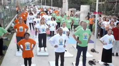 MERSİN ANTİK KENTE YOGA YAPTILAR