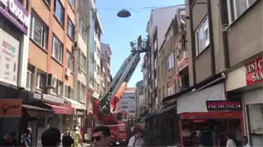 Kadıköy'de iş yeri yangını - İSTANBUL