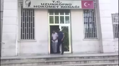 Düzensiz göçmenleri taşıyan aracın kaza yapması - Gözaltına alınan sürücü tutuklandı