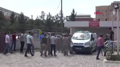 ŞANLIURFA Eğitimde fenalaşan 2 uzman çavuştan 1'i yaşamını yitirdi