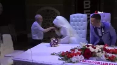 Nikah masasında damada asker kardeş sürprizi