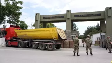 Bonzai İçip Kamyonla Nizamiyeye Daldı