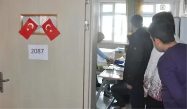 Kullandığı Oyun Fotoğrafını Çeken Vatandaş, Polise Kafa Attı