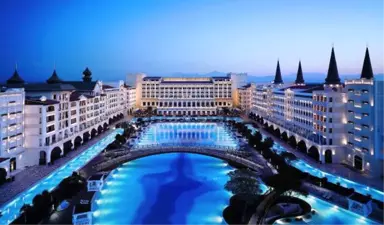 Mardan Palace Hotel'in Suyu Kesildi