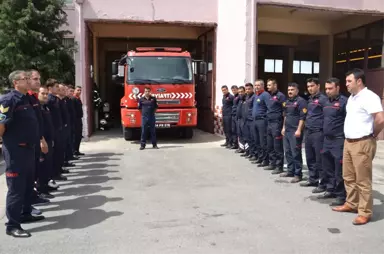 Itfaiyecilerin Dualı Nöbet Değişimi