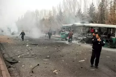 Kayseri'de Çarşı İznine Çıkan Askerlere Bombalı Araçla Saldırı: 13 Şehit, 55 Yaralı