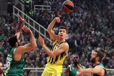 Fener Final Four'un Kapısını Araladı