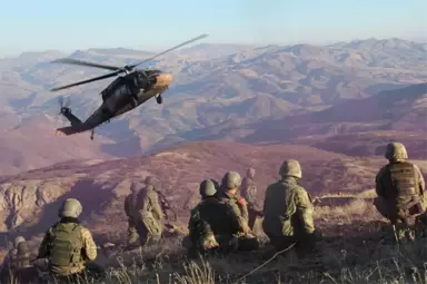 Şırnak Kato'nun Zirvesinde Operasyon, Eteğinde 3 Gün 3 Gece Süren Aşiret Düğünü