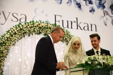 Erdoğan, Sözcüsü Kalın'ın Kızı Rumeysa'nın Nikah Şahidi Oldu