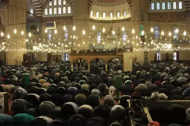 Selimiye Camii Bayram Sabahı Doldu Taştı