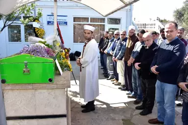 Yaşlı Kadının Vasiyeti Tutuldu, Cansız Bedeni Kadavra Olarak Bağışlandı