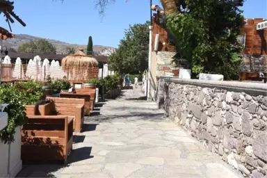 Bodrum'da Gece Kulübüne Silahlı Saldırı: 1 Ölü, 3 Yaralı