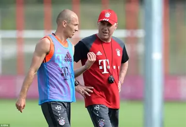 Bayern Münihli Robben, Ancelotti'yi Eleştirdi: Oğlumun Takımı Daha İyi Antrenman Yapıyordu