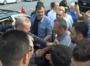 Erdoğan'dan Bayramlaştığı Taksici Esnafına Sigara Uyarısı