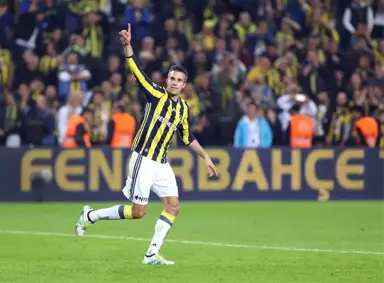 İngiliz Ekibi Crystal Palace, Fenerbahçe'den van Persie'yi İstiyor