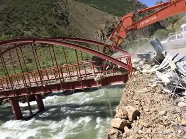 PKK'nın Eylem İçin Kullandığı Köprü Yıkıldı