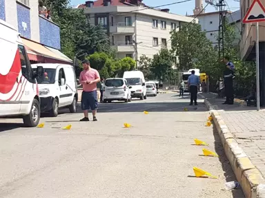 Istanbul'da Soyguncular Polisle Çatıştı: 4 Yaralı