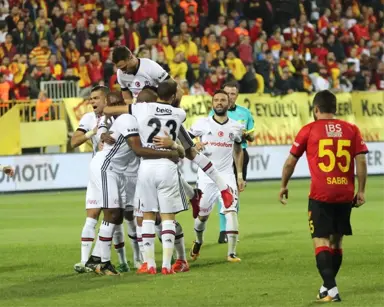 Kartal İzmir'de Uçtu