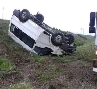 Kuran Kursu Öğrencilerini Taşıyan Servis Takla Attı: 13 Yaralı