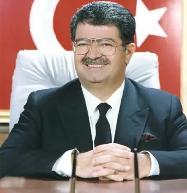 Turgut Özal Kimdir?