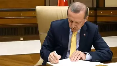 3 Ay Önce İstifa Eden AK Parti'li Özmen, Yeniden Aydın İl Başkanlığına Getirildi