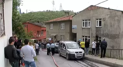 Istanbul'da Mahalleliyi Sokağa Döken Yangın