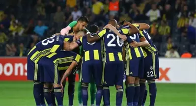 Fenerbahçe, Neustadter, Skrtel ve Benzia'nın Menajerlerinin İstanbul'a Çağrıldığı Haberlerini Yalanladı